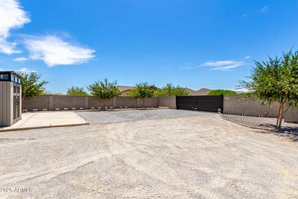 $1,365,000 | 37227 North 11th Avenue, Phoenix, AZ 85086