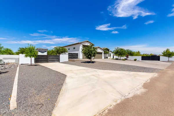 $1,365,000 | 37227 North 11th Avenue, Phoenix, AZ 85086