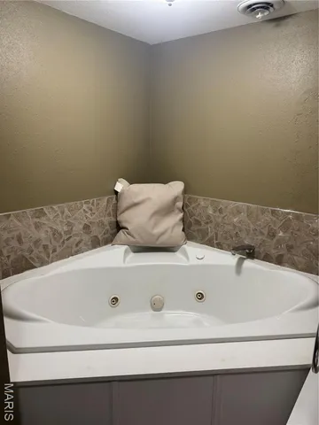 $674,900 | 2179 Rock N Horse Farms Drive, Festus, MO 63028