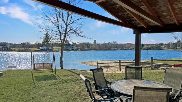 $299,000 | 9372 Lakeview Drive, Cadillac, MI 49601