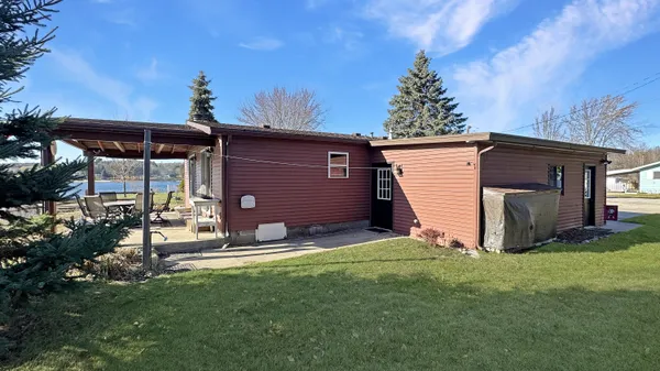 $275,000 | 9372 Lakeview Drive, Cadillac, MI 49601