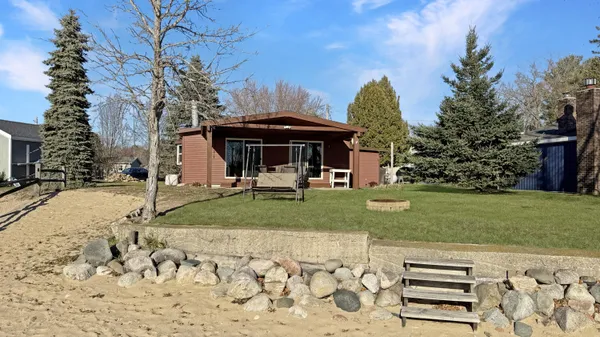 $275,000 | 9372 Lakeview Drive, Cadillac, MI 49601