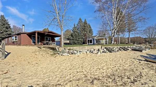 $275,000 | 9372 Lakeview Drive, Cadillac, MI 49601