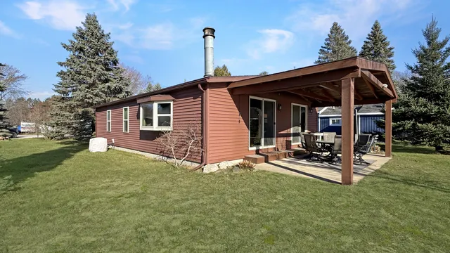 $299,000 | 9372 Lakeview Drive, Cadillac, MI 49601
