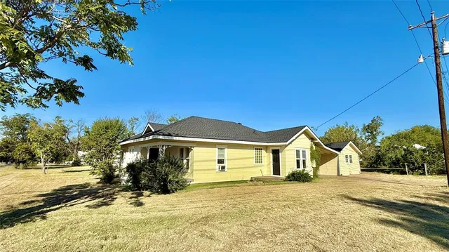 $150,000 | 1123 3rd Street, Graham, TX 76450