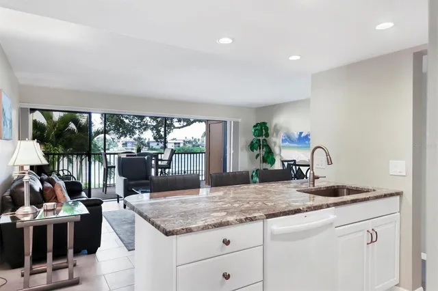 $575,000 | 1900 Cove II Place, Unit 127, Sarasota, FL 34242