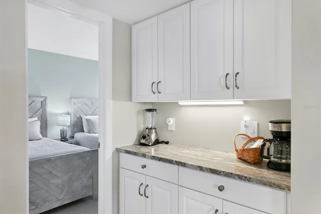 $575,000 | 1900 Cove II Place, Unit 127, Sarasota, FL 34242