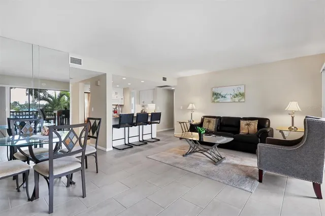 $575,000 | 1900 Cove II Place, Unit 127, Sarasota, FL 34242