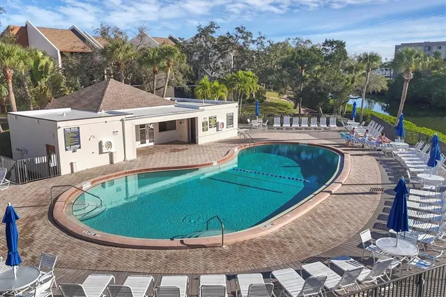 $575,000 | 1900 Cove II Place, Unit 127, Sarasota, FL 34242