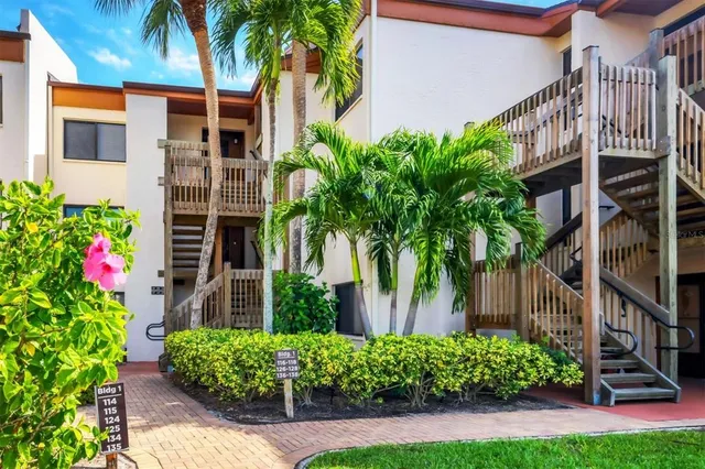 $575,000 | 1900 Cove II Place, Unit 127, Sarasota, FL 34242