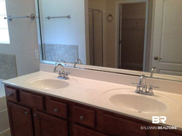 108 Durby Lane Foley, AL 36535 - Photo 34 of 45 Master bath