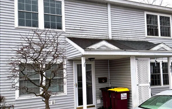 $1,650 | 23 Warsaw Avenue, Unit 22, Mechanicville, NY 12118