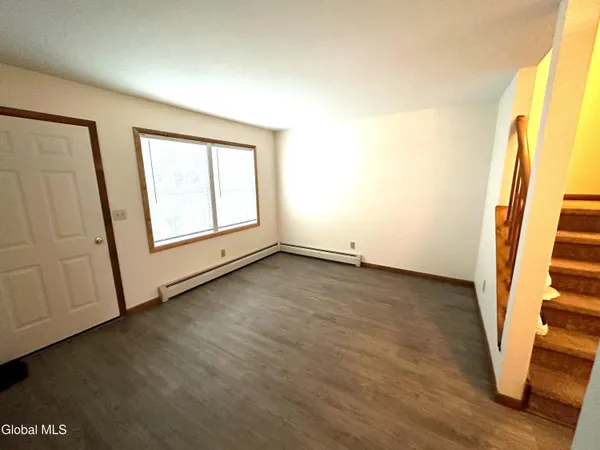 $1,650 | 23 Warsaw Avenue, Unit 22, Mechanicville, NY 12118