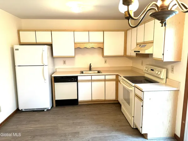 $1,650 | 23 Warsaw Avenue, Unit 22, Mechanicville, NY 12118