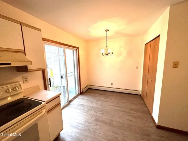 $1,650 | 23 Warsaw Avenue, Unit 22, Mechanicville, NY 12118