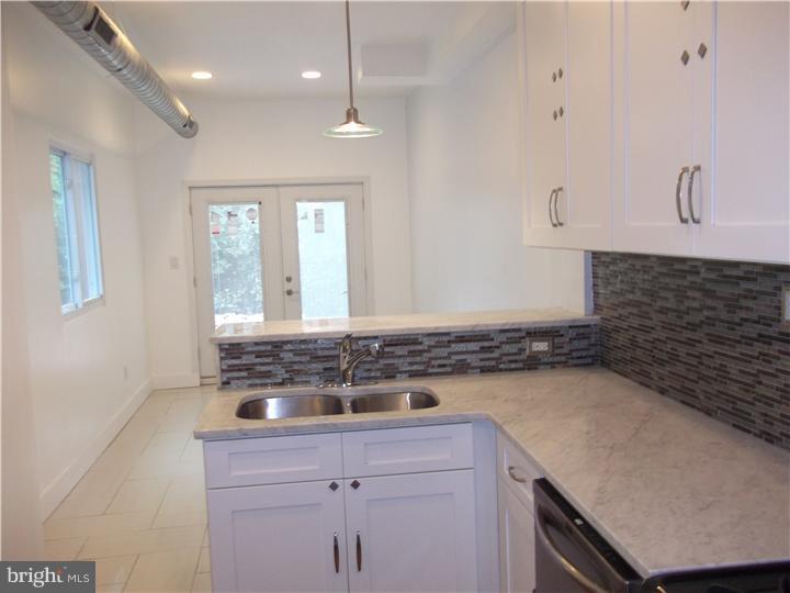 457 Moyer Street Philadelphia, PA 19125 - Photo 6 of 25