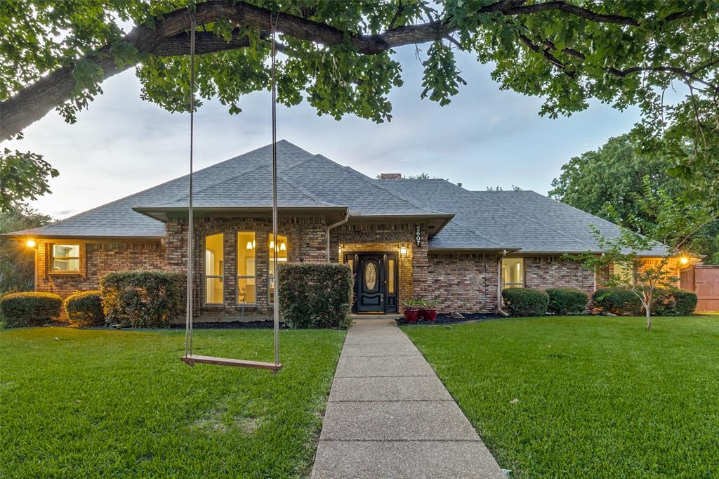 2607 Timberleaf Circle Carrollton, TX 75006 - Photo 2 of 34