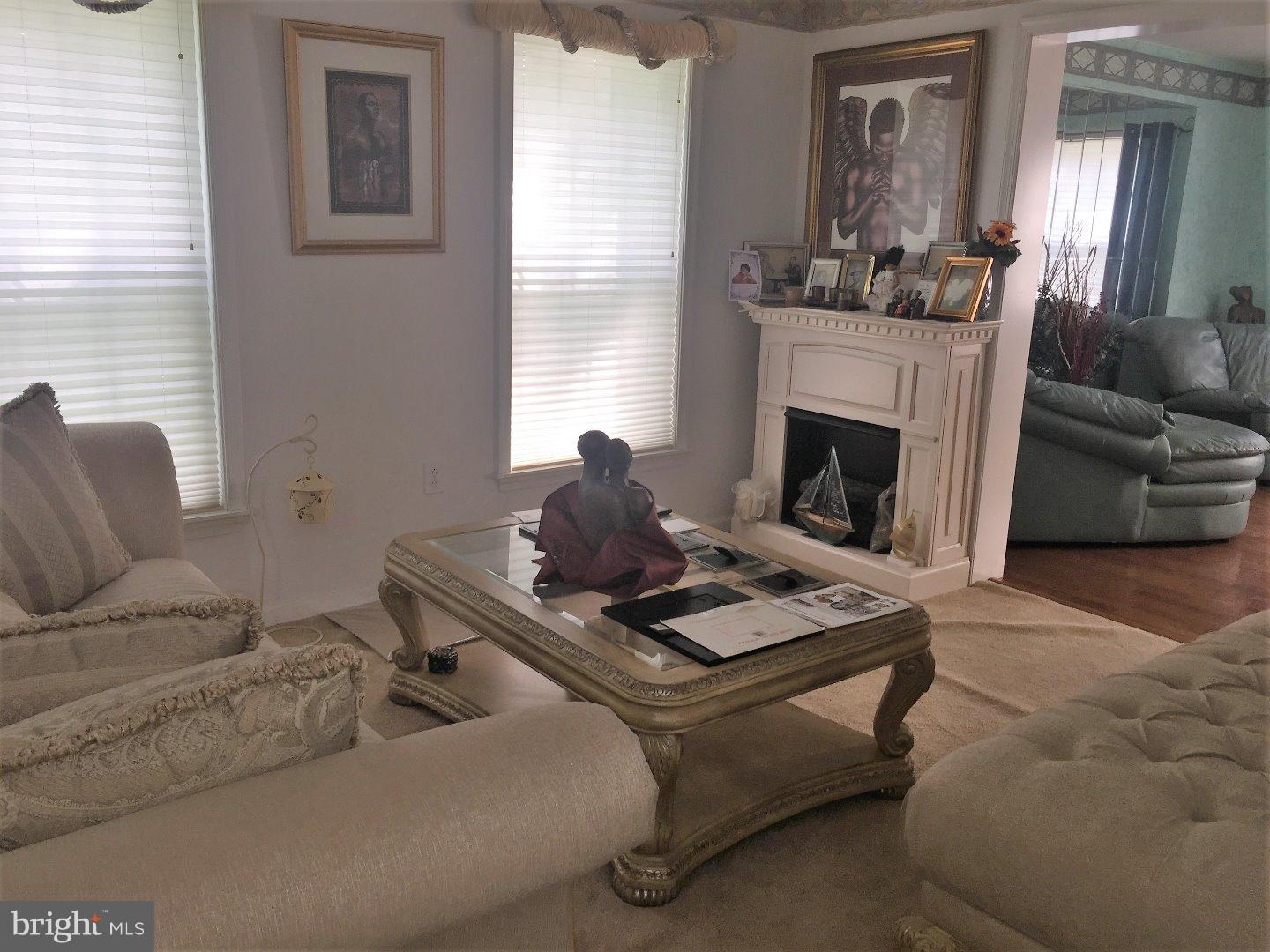 1702 Rancocas Road Burlington, NJ 08016 - Photo 5 of 19 Living Room
