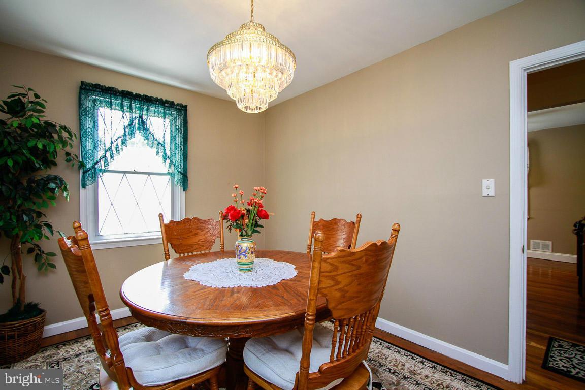 601 Seena Road Baltimore, MD 21221 - Photo 16 of 24 Dining Room