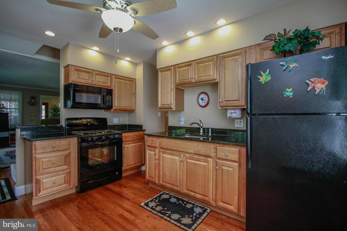 601 Seena Road Baltimore, MD 21221 - Photo 9 of 24 Kitchen