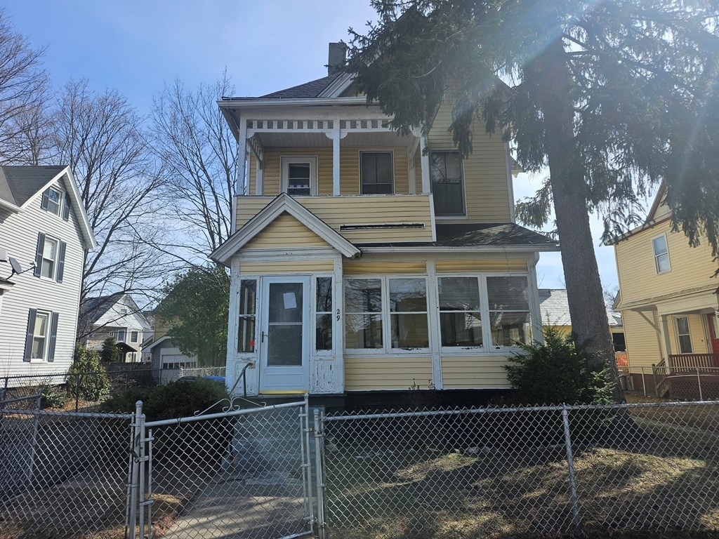29 Yale Street Springfield, MA 01109 - Photo 1 of 22