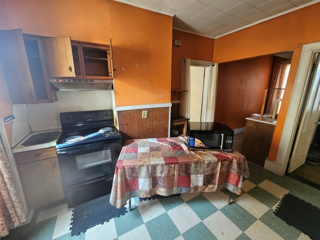 29 Yale Street Springfield, MA 01109 - Photo 11 of 22