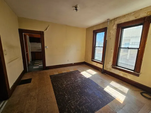 $289,900 | 29 Yale Street, Springfield, MA 01109