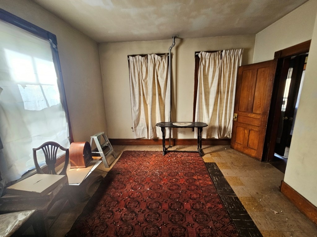 29 Yale Street Springfield, MA 01109 - Photo 6 of 22