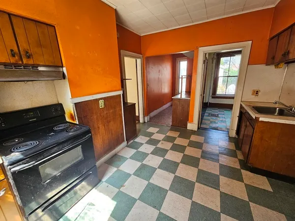 $289,900 | 29 Yale Street, Springfield, MA 01109