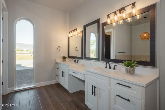 a view of an outdoor space