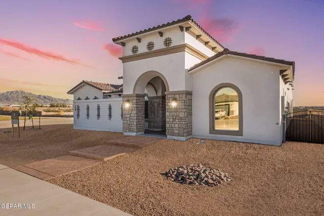 an outdoor view of the house