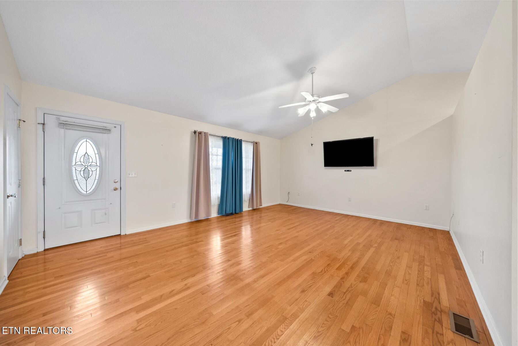3076 Ryan Road Crossville, TN 38571 - Photo 4 of 52 Gallery Image 4