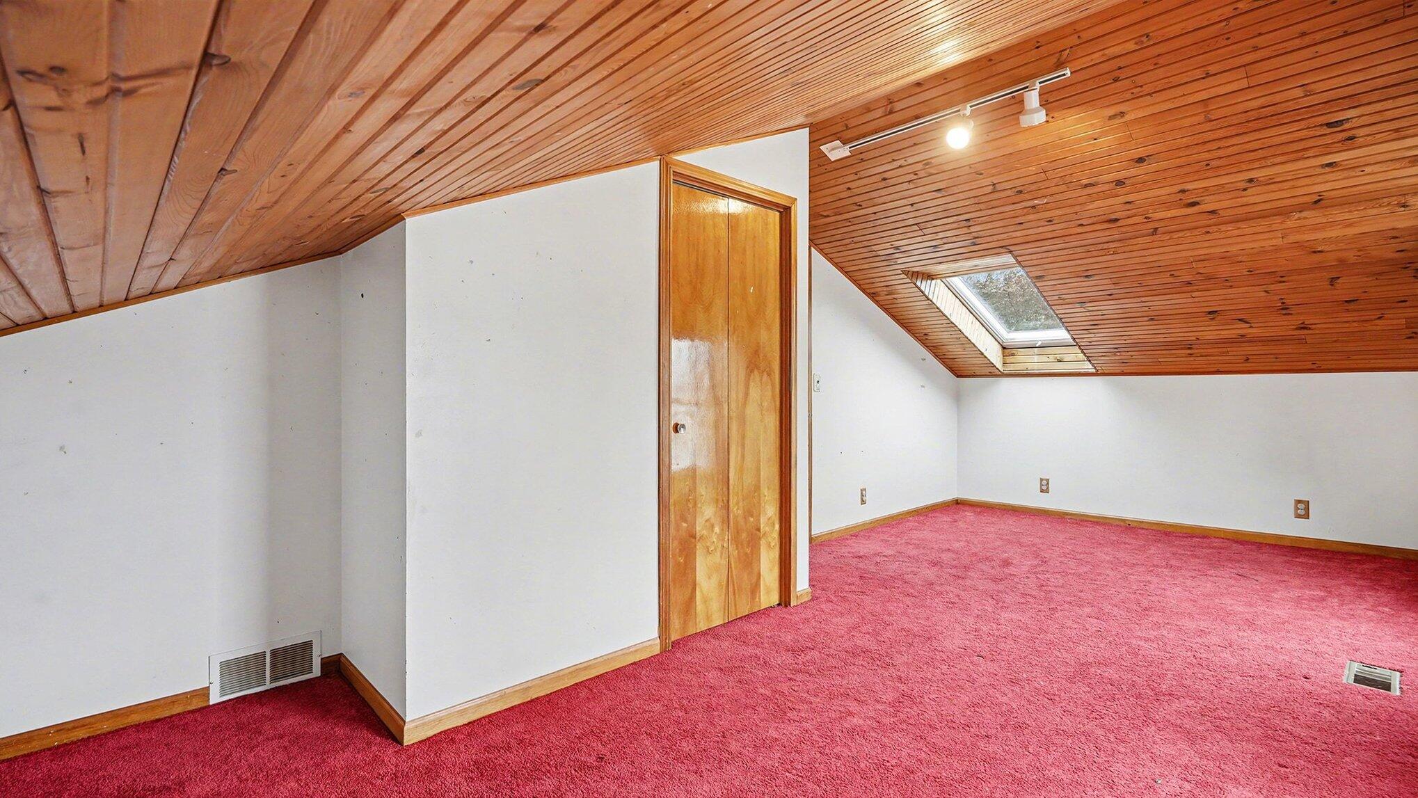 3020 Highway 36 Pinckney, MI 48169 - Photo 22 of 36 025_file_4899