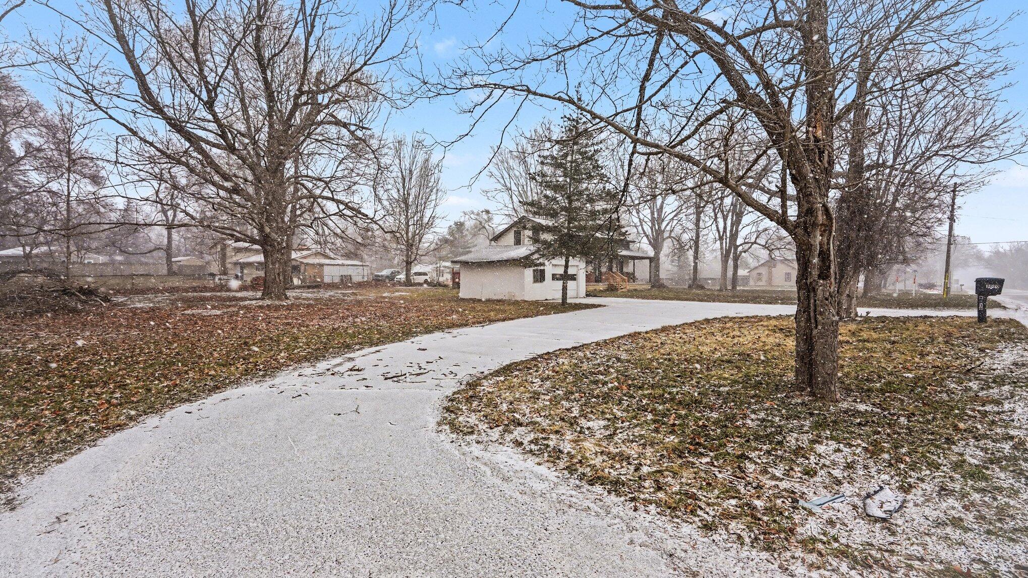3020 Highway 36 Pinckney, MI 48169 - Photo 31 of 36 002_file_8888