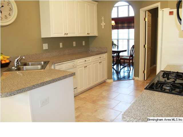 924 Waterford Trail Calera, AL 35040 - Photo 4 of 32