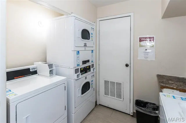 $159,000 | 950 East Rue De La Banque, Unit 317, St. Louis, MO 63141