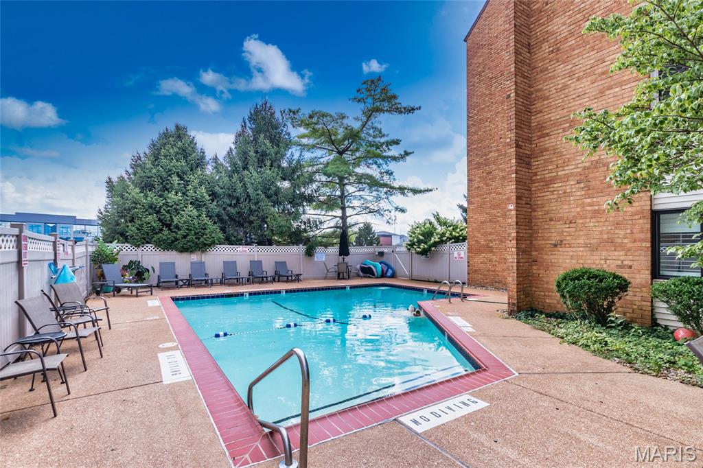 950 East Rue De La Banque, Unit 317 St. Louis, MO 63141 - Photo 26 of 28
