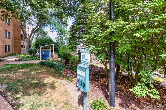 $159,000 | 950 East Rue De La Banque, Unit 317, St. Louis, MO 63141