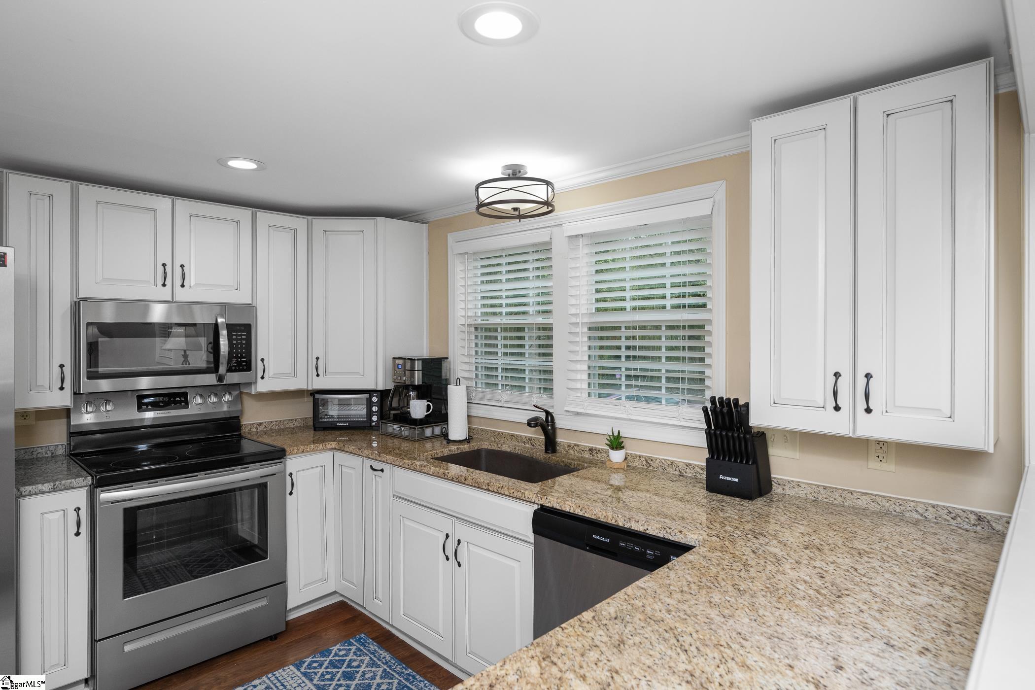 200 Front Street Easley, SC 29640 - Photo 7 of 31 Gallery Image 7