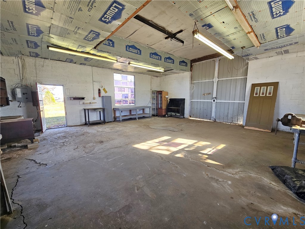 74 Conner Street Dillwyn, VA 23936 - Photo 41 of 46 a view of a livingroom with furniture and window