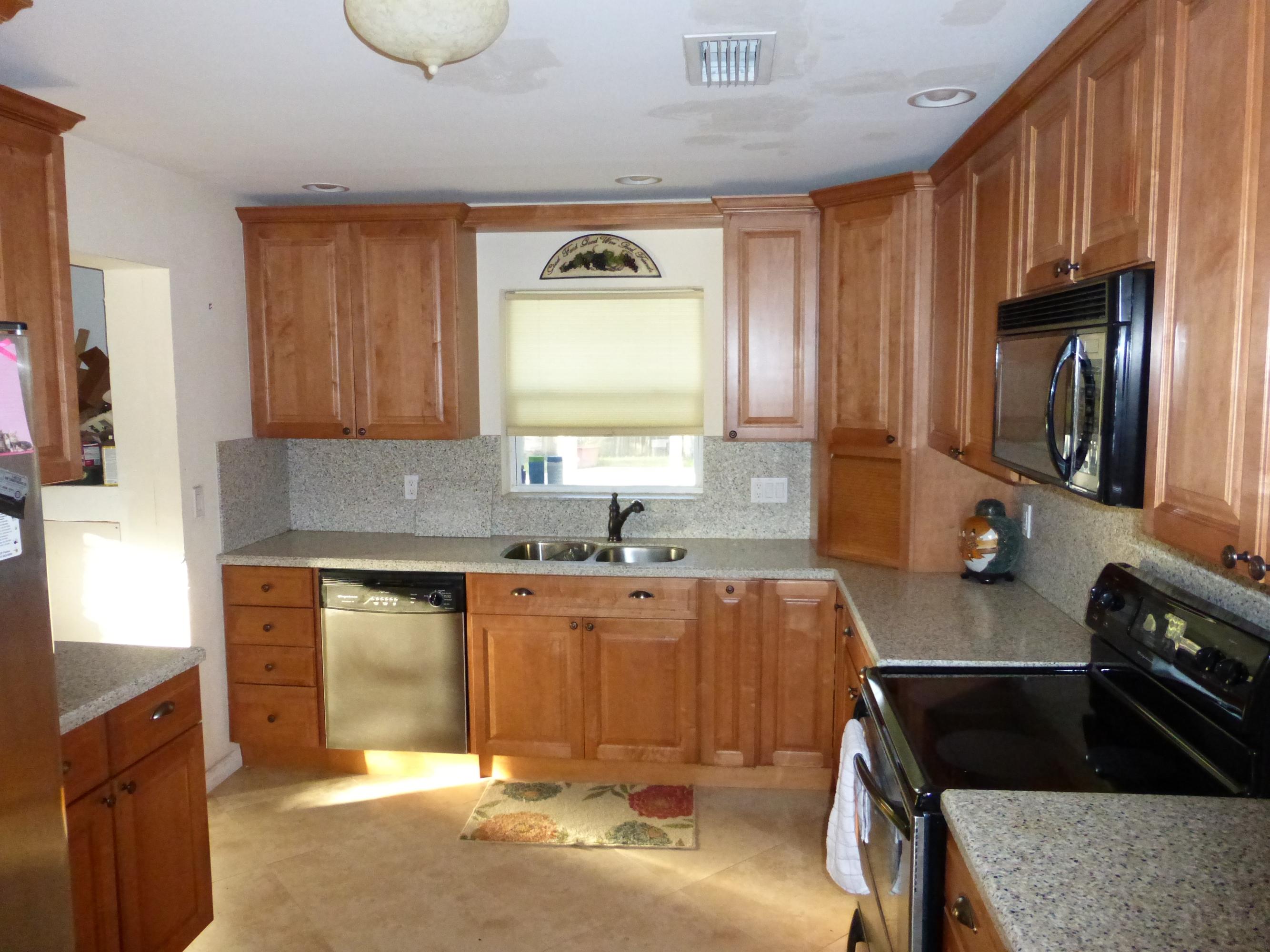 451 Northeast 34th Street Boca Raton, FL 33431 - Photo 3 of 16 kitP1010388