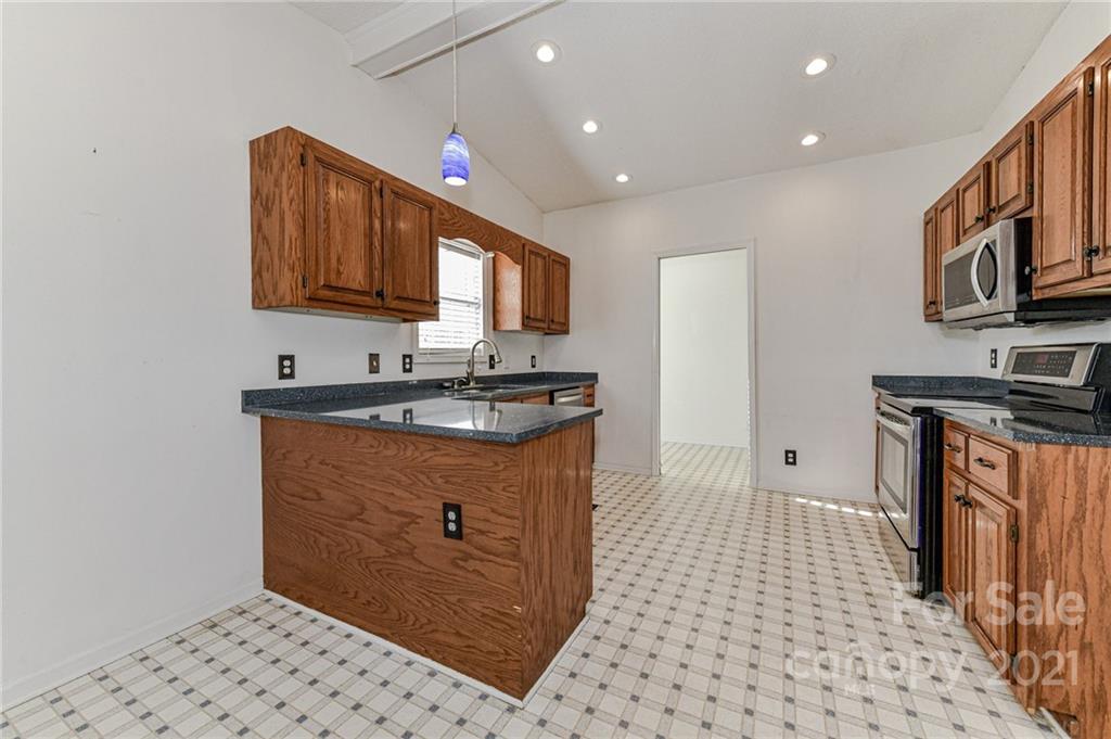 3952 Cold Springs Road Concord, NC 28025 - Photo 11 of 38 Gallery Image 11