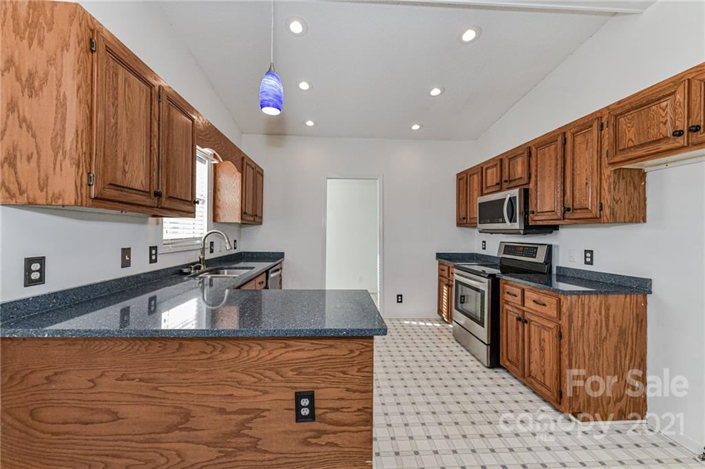 3952 Cold Springs Road Concord, NC 28025 - Photo 12 of 38 Gallery Image 12
