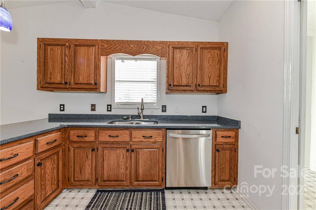 3952 Cold Springs Road Concord, NC 28025 - Photo 13 of 38 Gallery Image 13