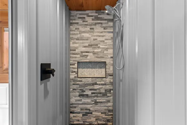 $680,000 | W6266 Woods Road, Shawano, WI 54166