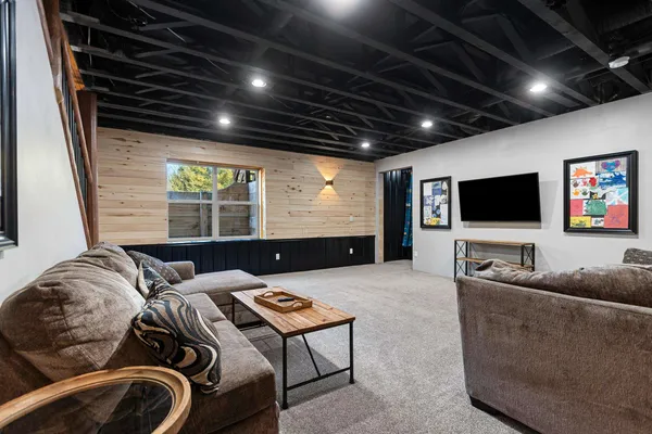 $680,000 | W6266 Woods Road, Shawano, WI 54166