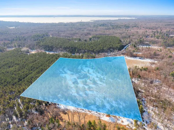 $680,000 | W6266 Woods Road, Shawano, WI 54166