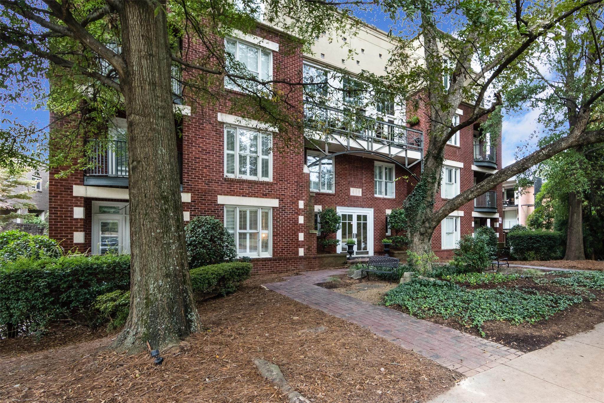 416 Queens Road, Unit 5 Charlotte, NC 28207 - Photo 1 of 46 Gallery Image 1