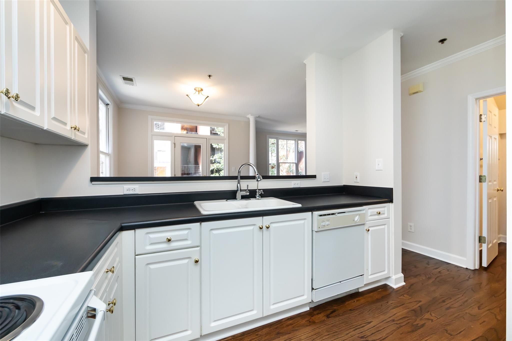 416 Queens Road, Unit 5 Charlotte, NC 28207 - Photo 23 of 46 Gallery Image 23