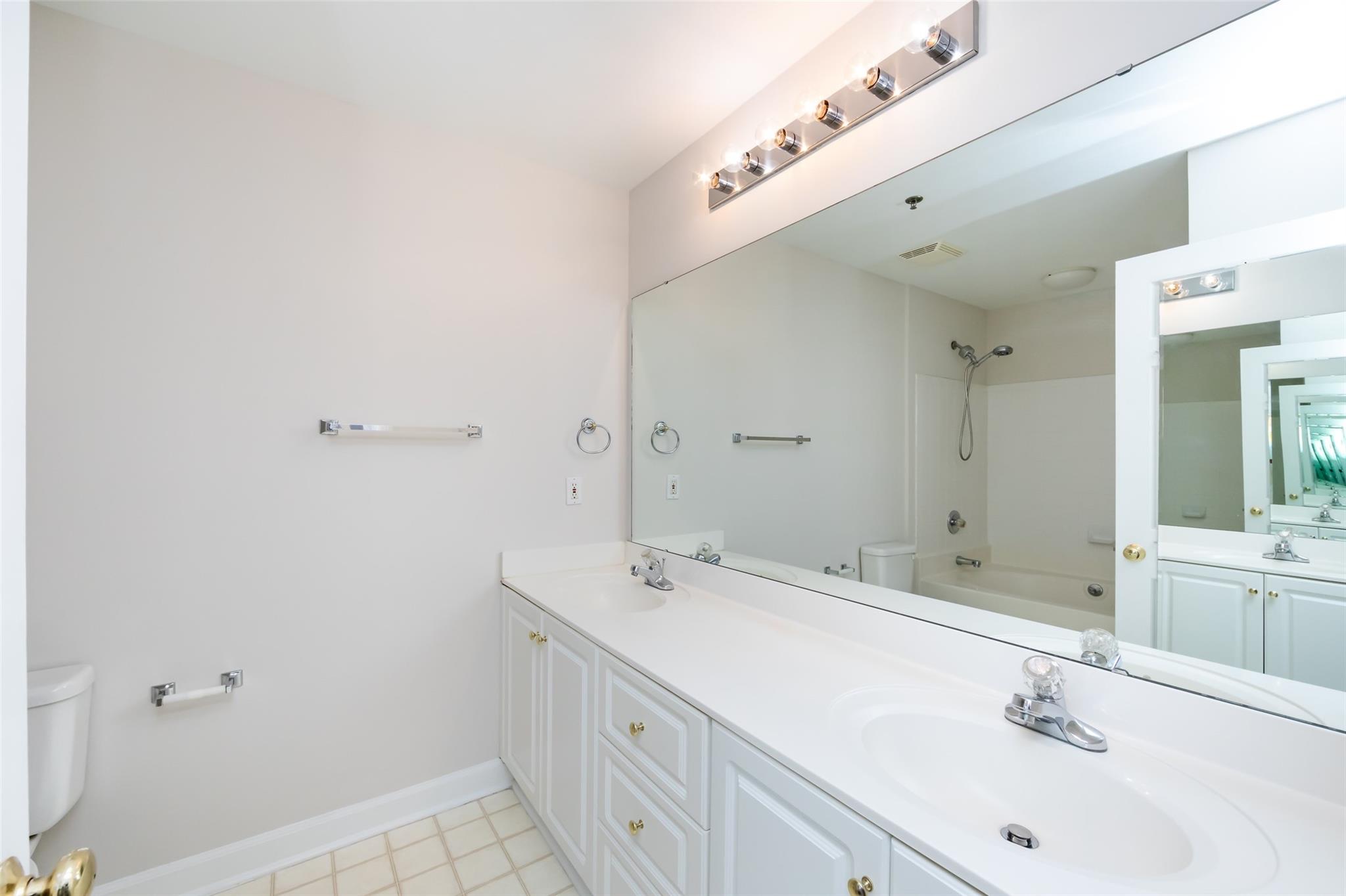416 Queens Road, Unit 5 Charlotte, NC 28207 - Photo 33 of 46 Gallery Image 33